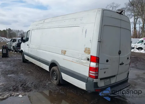 2015 Mercedes-Benz Sprinter 2500 High Roof из США, поврежденный, VIN WD3PE8CC0F5978878